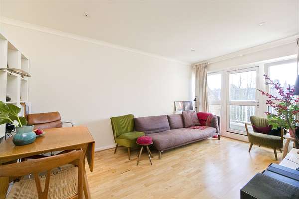Flat Highbury Grove in Greater London