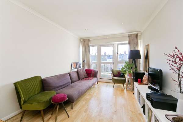 Flat Highbury Grove in Greater London