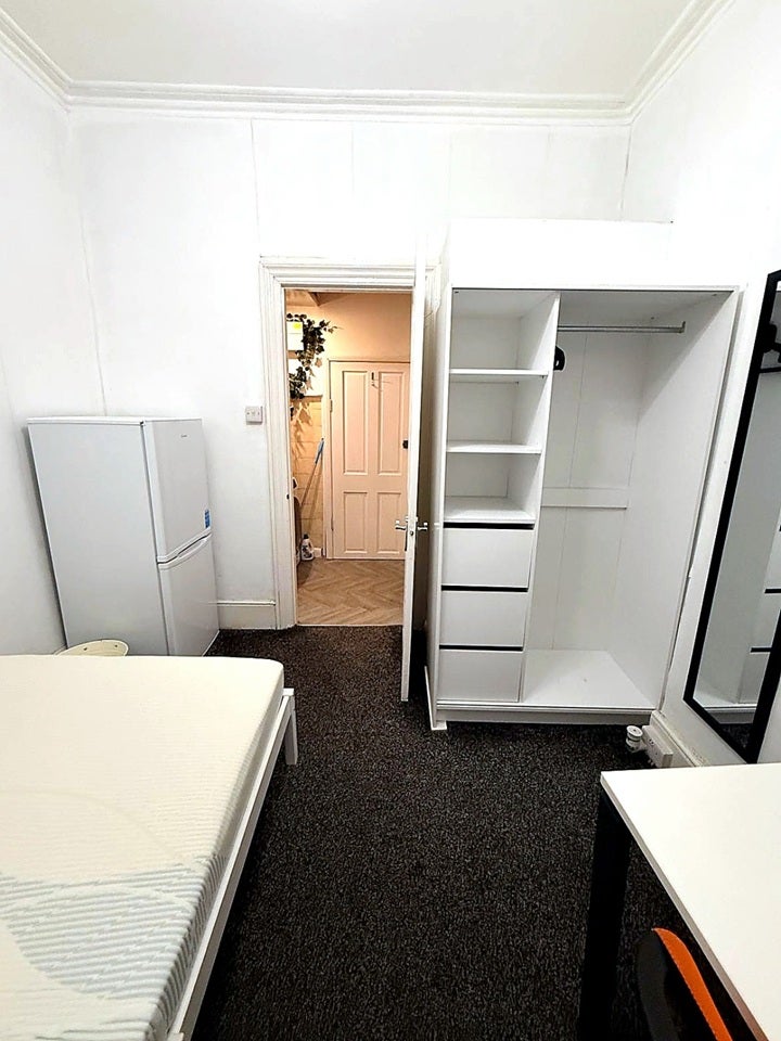 Flat Belgrave Road in City of Westminster