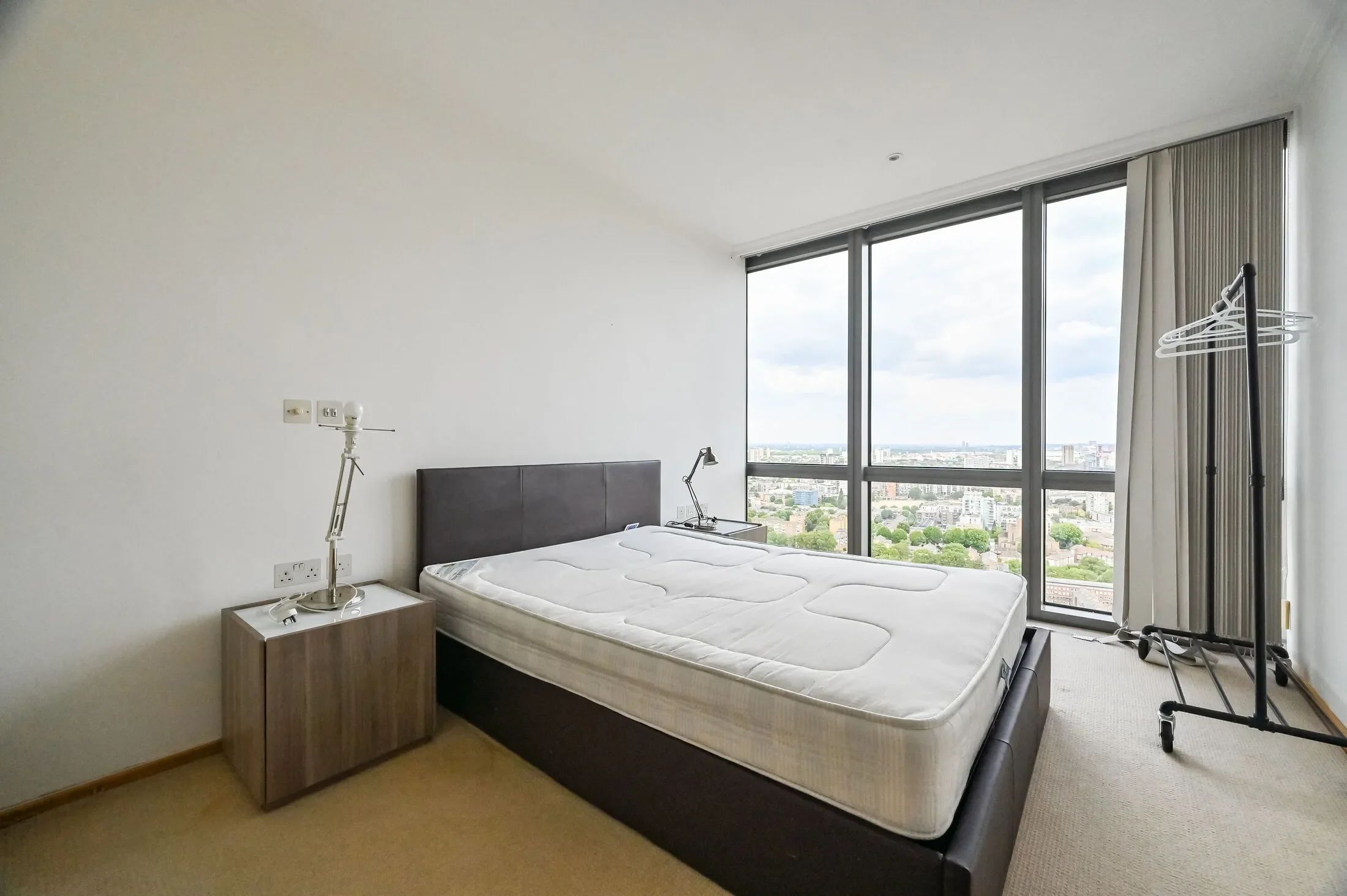 Flat North Quay in Greater London
