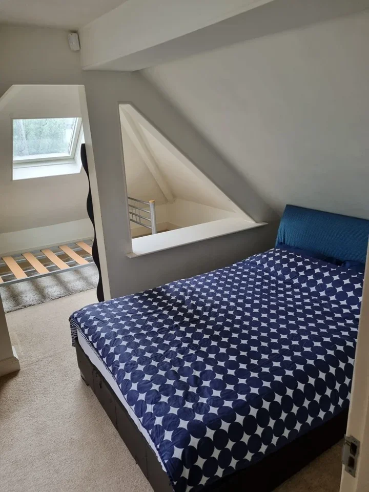 Room Old Kenton Lane in Greater London