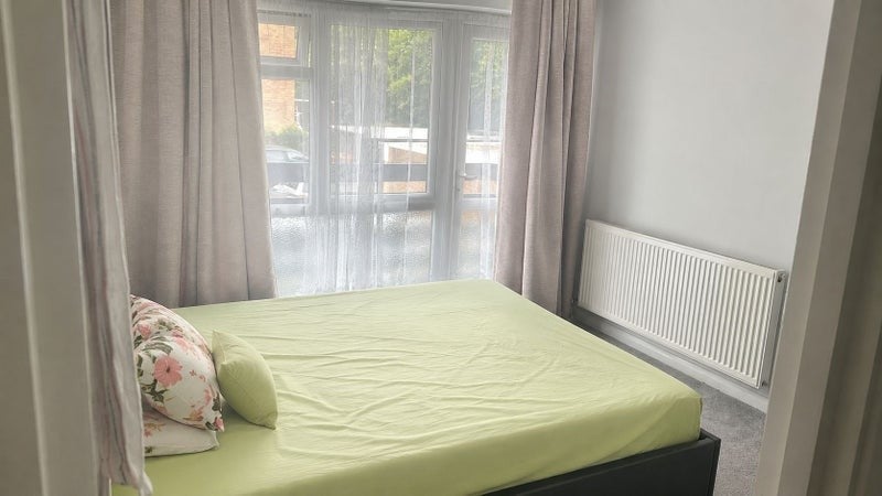 Room Laurimel Close in Greater London