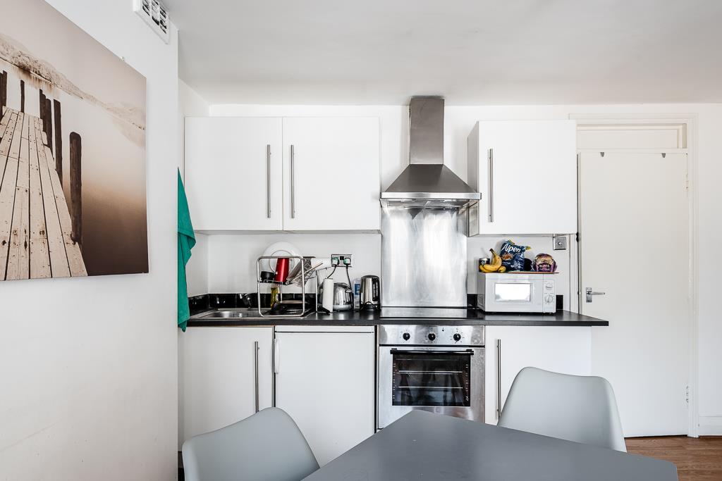 Flat Wicklow Street in Greater London