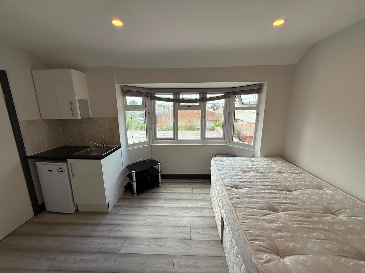 Flat Francis Road in Greater London