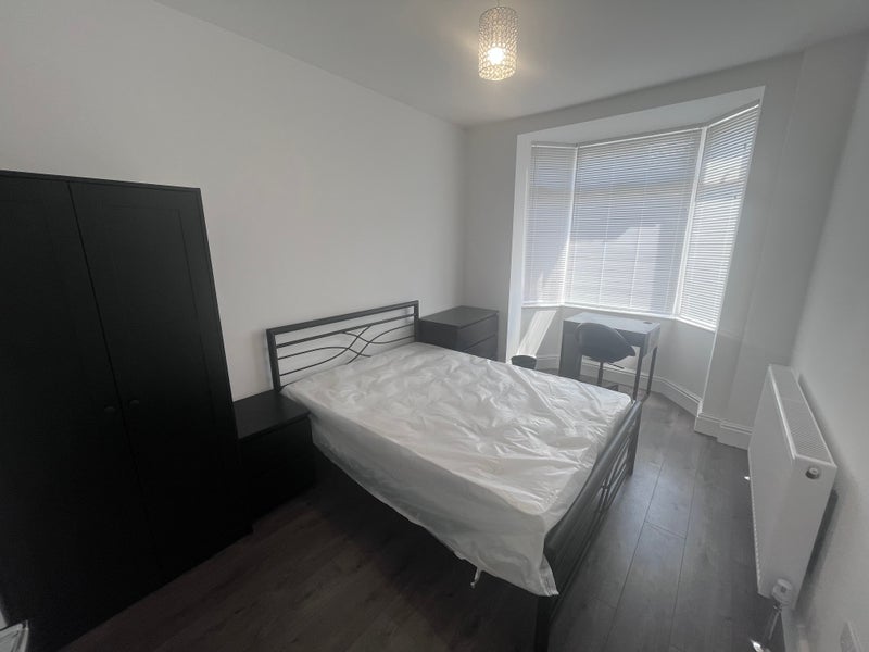 Room Metchley Lane in Birmingham