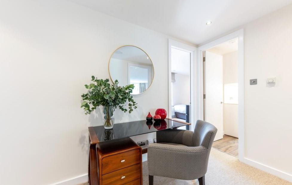 Flat Holbein Place in Greater London