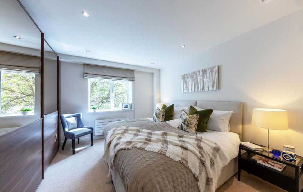 Flat Holbein Place in Greater London
