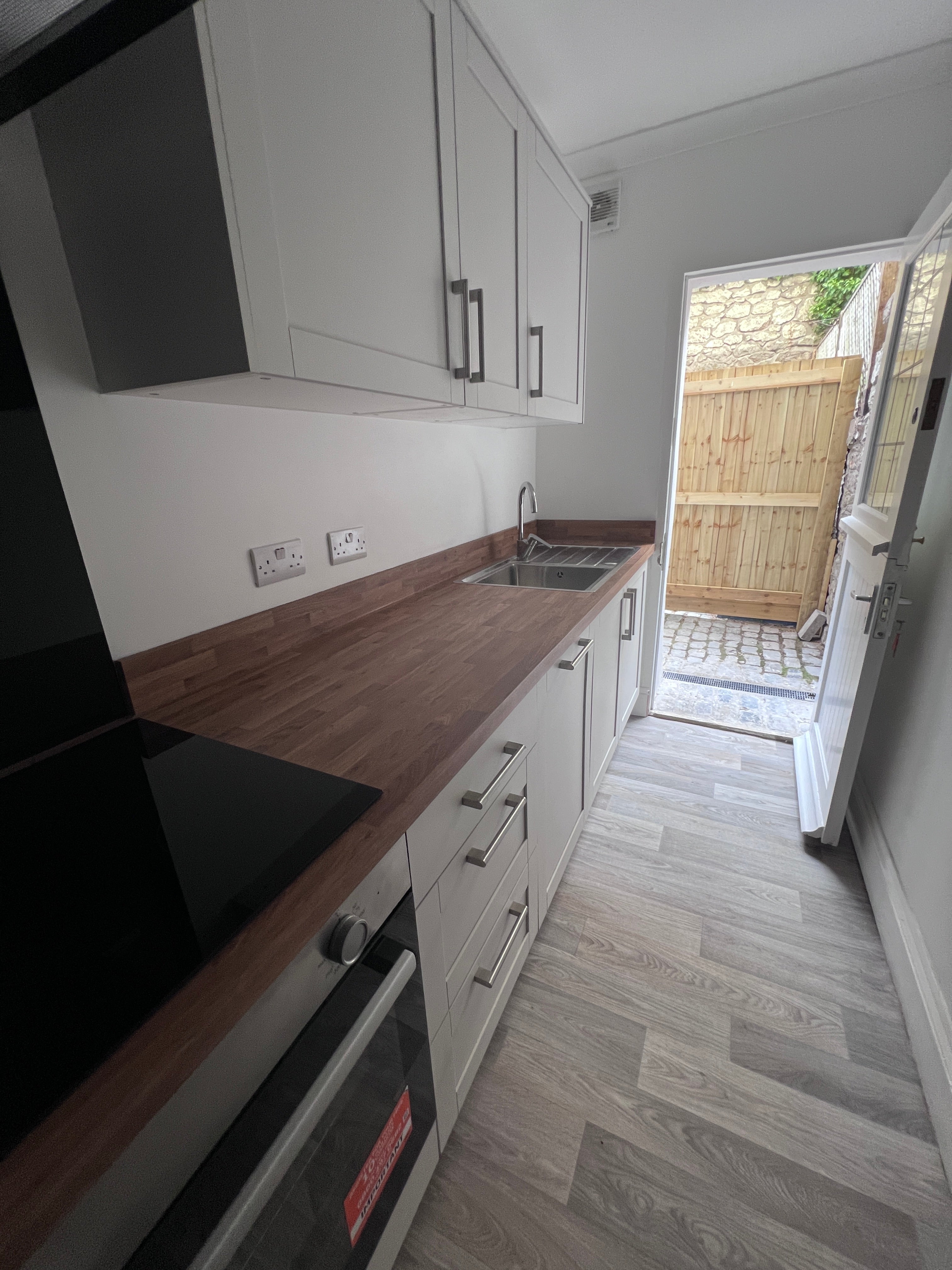 Flat Southleigh Road in Bristol