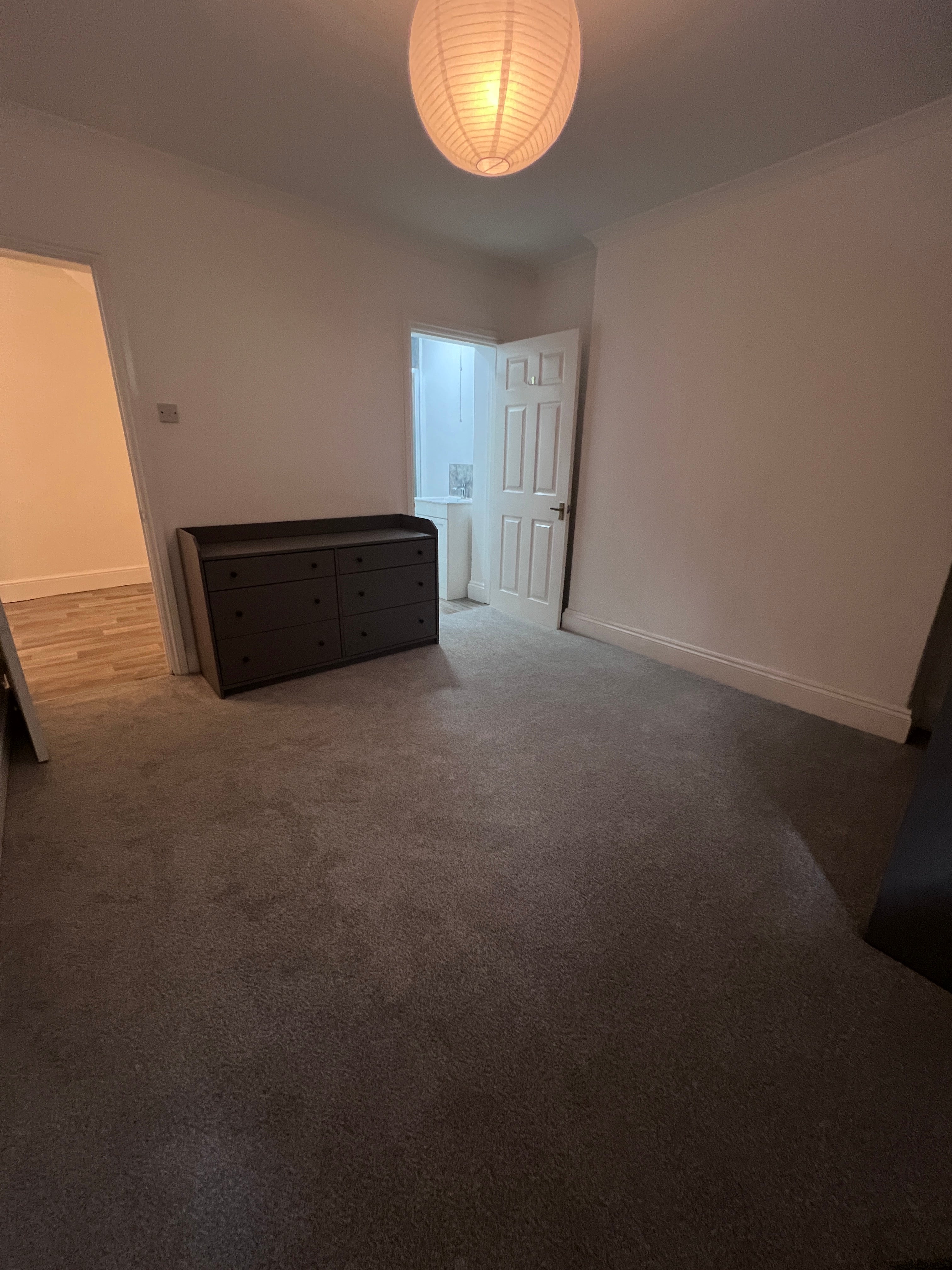 Flat Southleigh Road in Bristol
