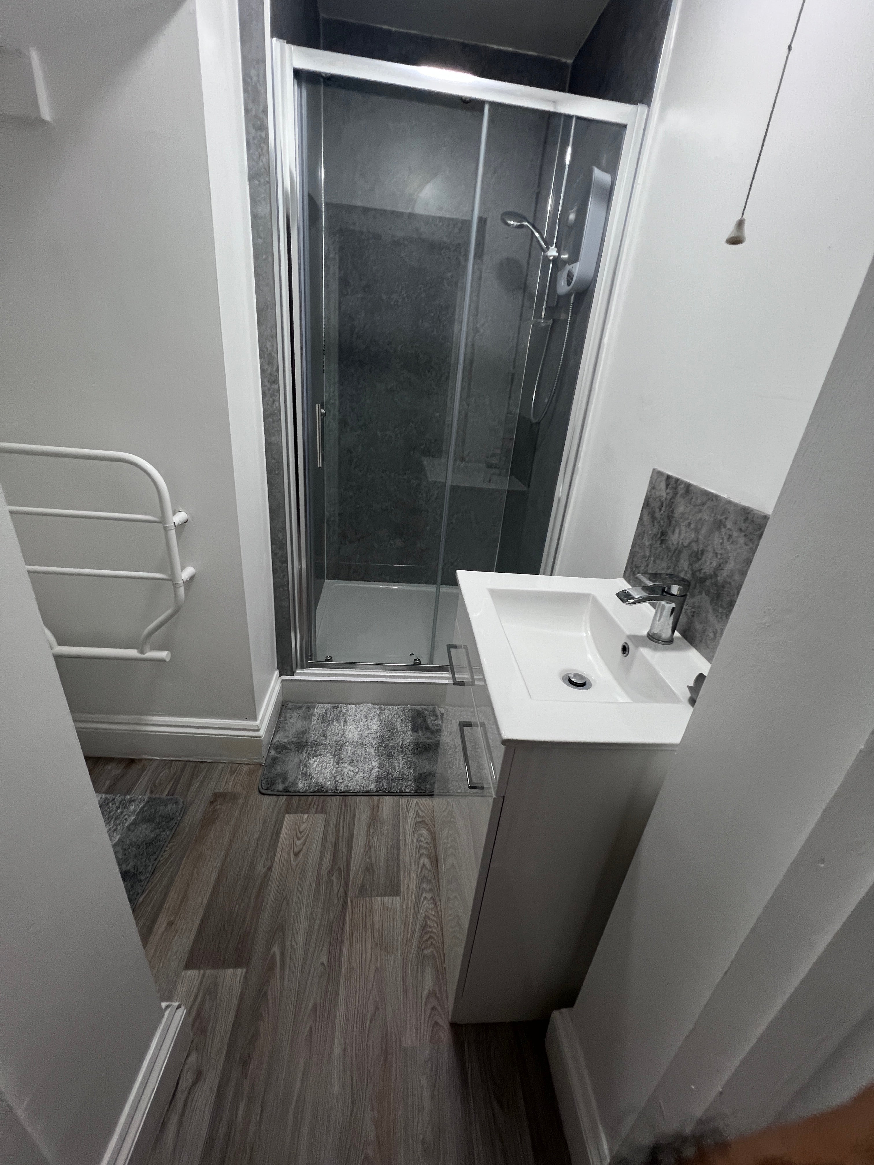 Flat Southleigh Road in Bristol