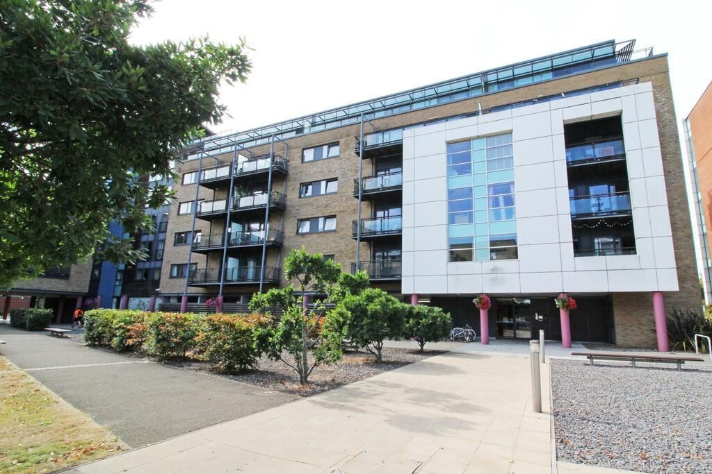 Flat Butetown Link in Cardiff