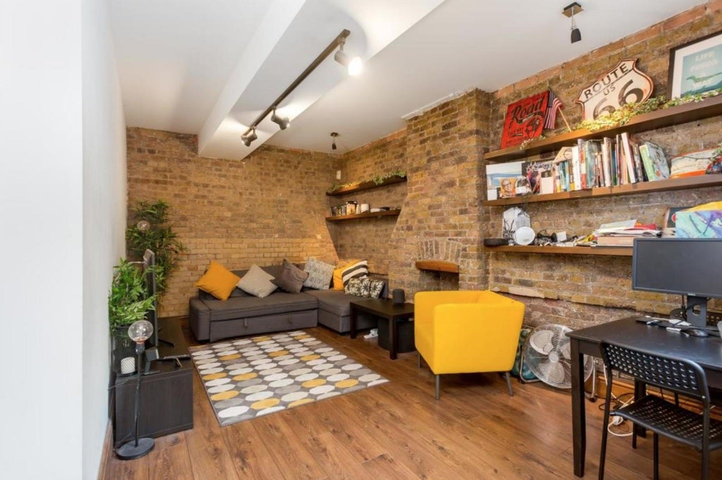 Flat Netley Street in Greater London