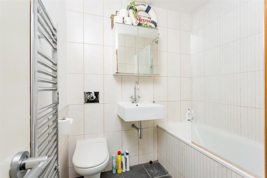 Flat Netley Street in Greater London
