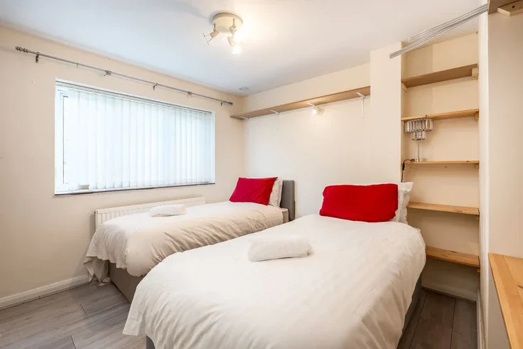 Flat Eastbury Road in Watford
