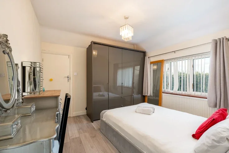Flat Eastbury Road in Watford