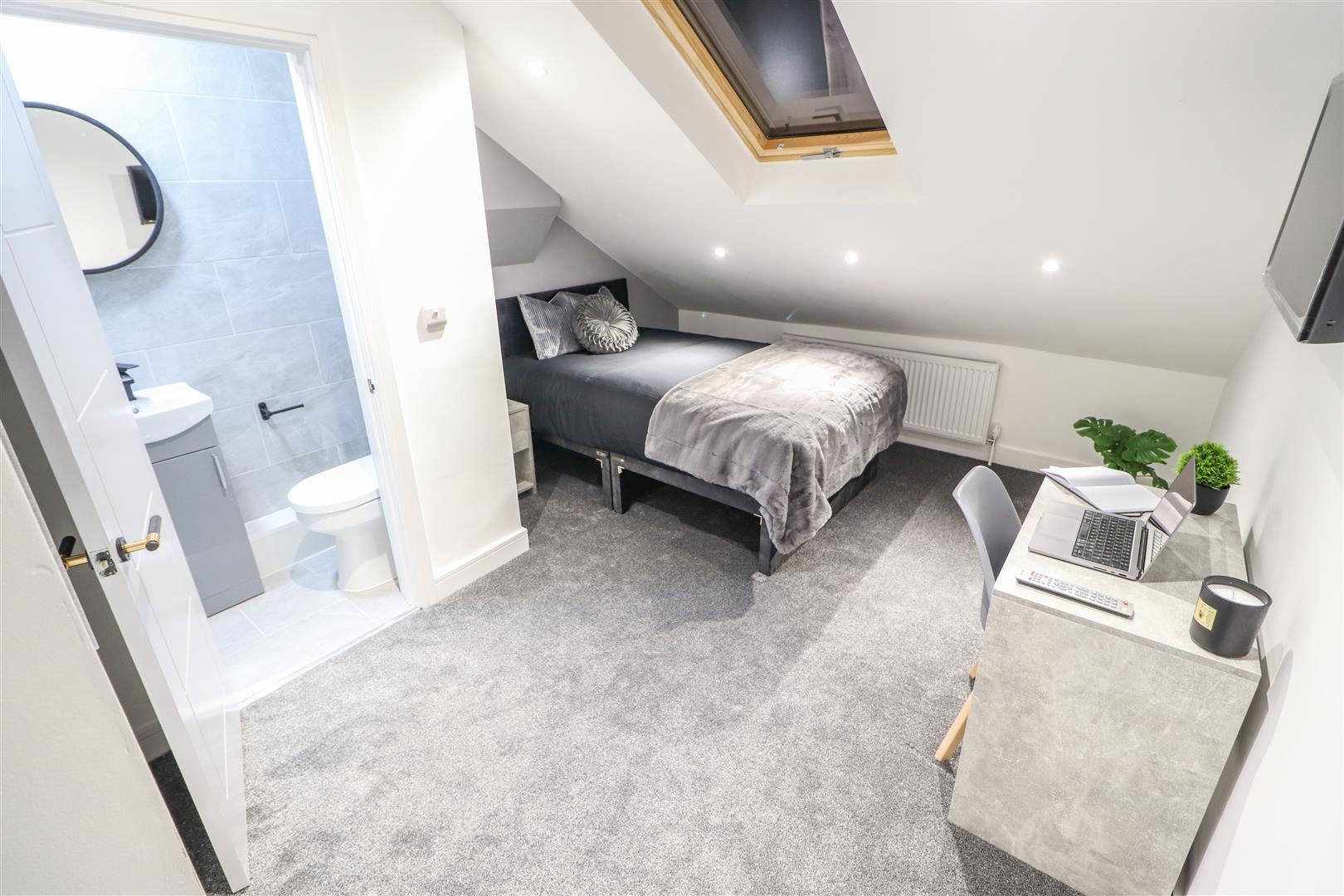 Room Gresham Street in Coventry