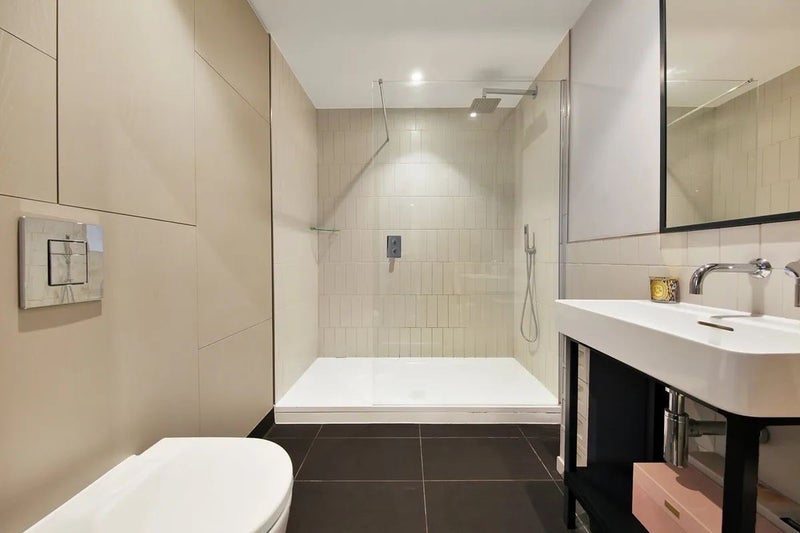 Room High Street in Greater London