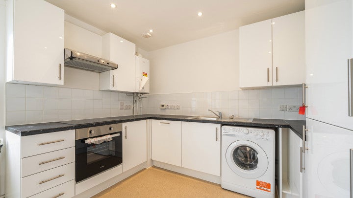 Flat Camellia Close in Greater London