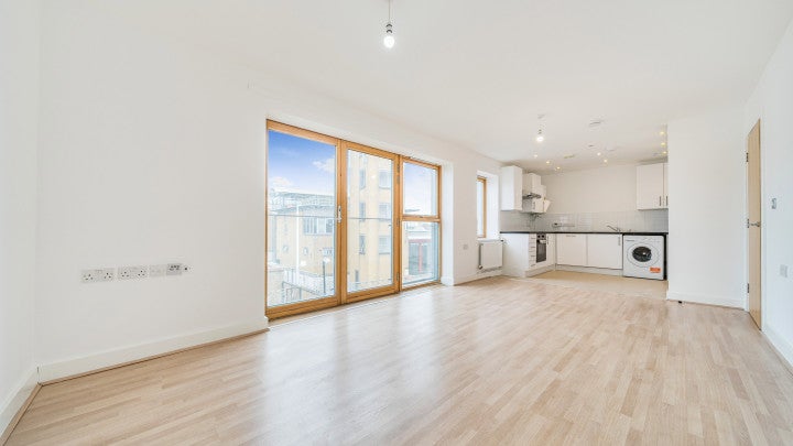 Flat Camellia Close in Greater London