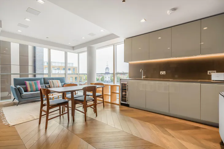 Flat Potters Fields in Greater London