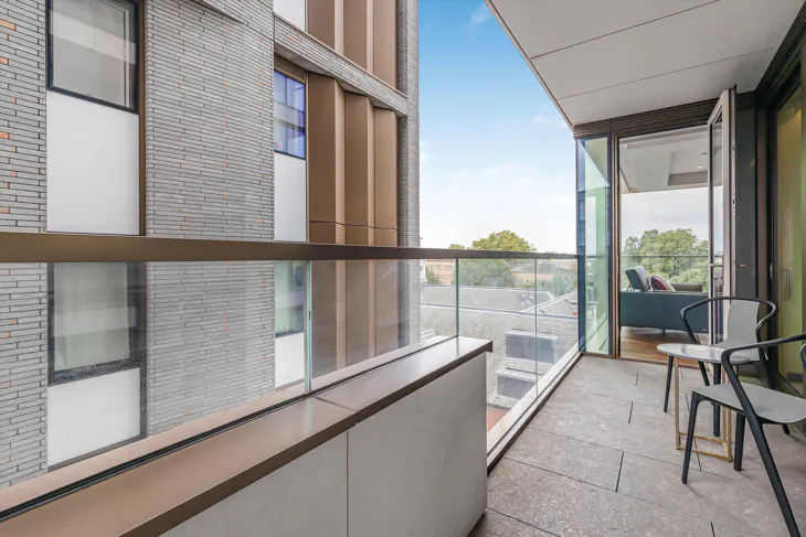 Flat Potters Fields in Greater London