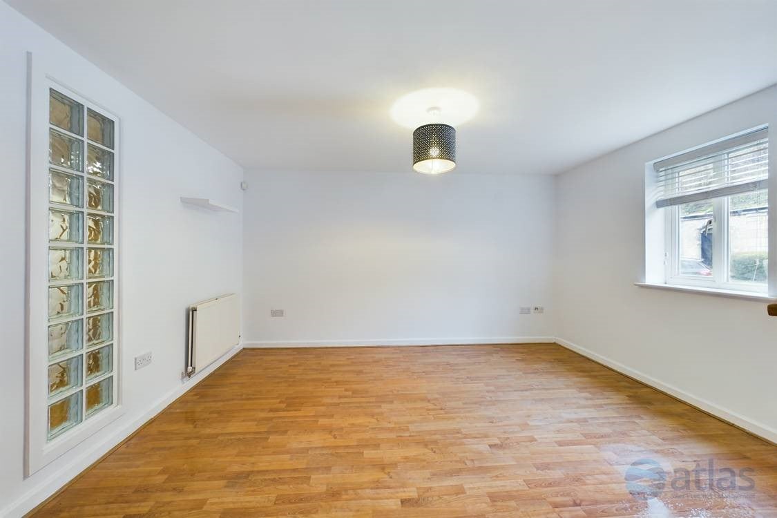 Flat Ellerman Road in Liverpool