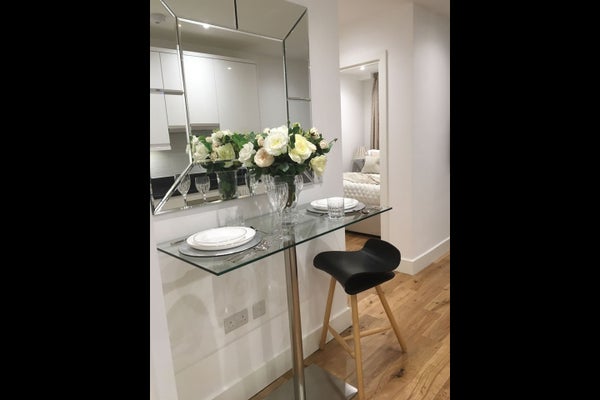 Flat Ashley Avenue in Epsom and Ewell