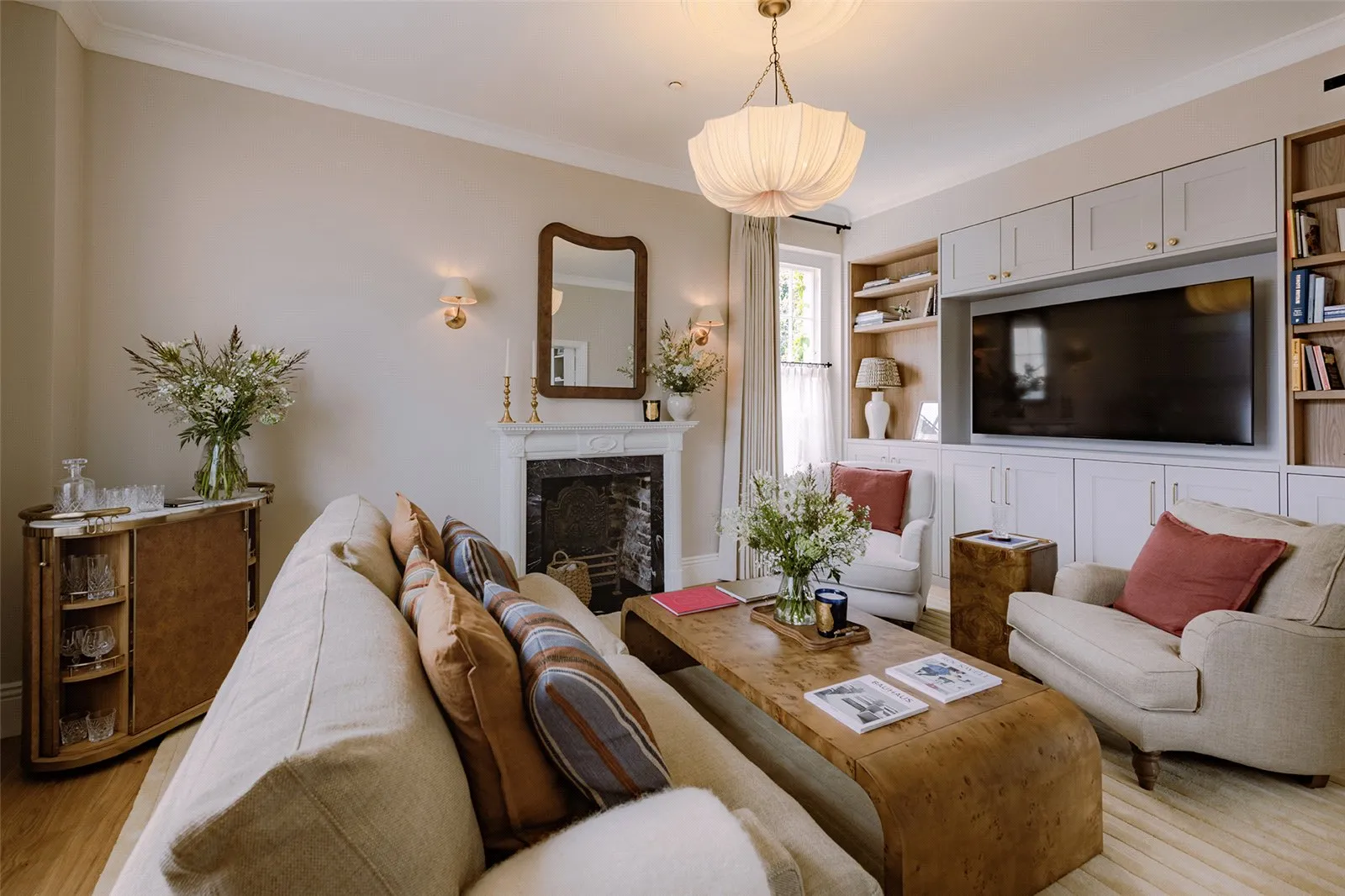 House Bloomfield Terrace in City of Westminster