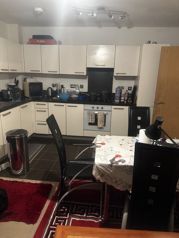 Room Hannaford Walk in Greater London