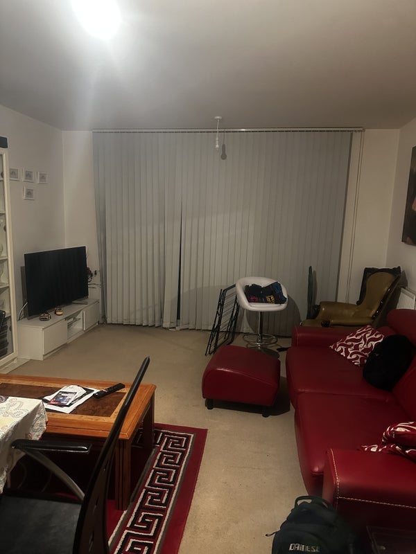 Room Hannaford Walk in Greater London