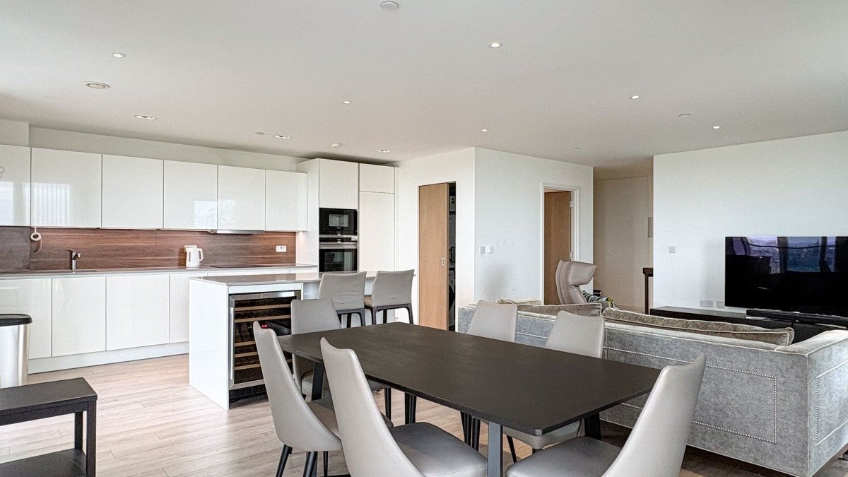 Flat Devan Grove in Greater London