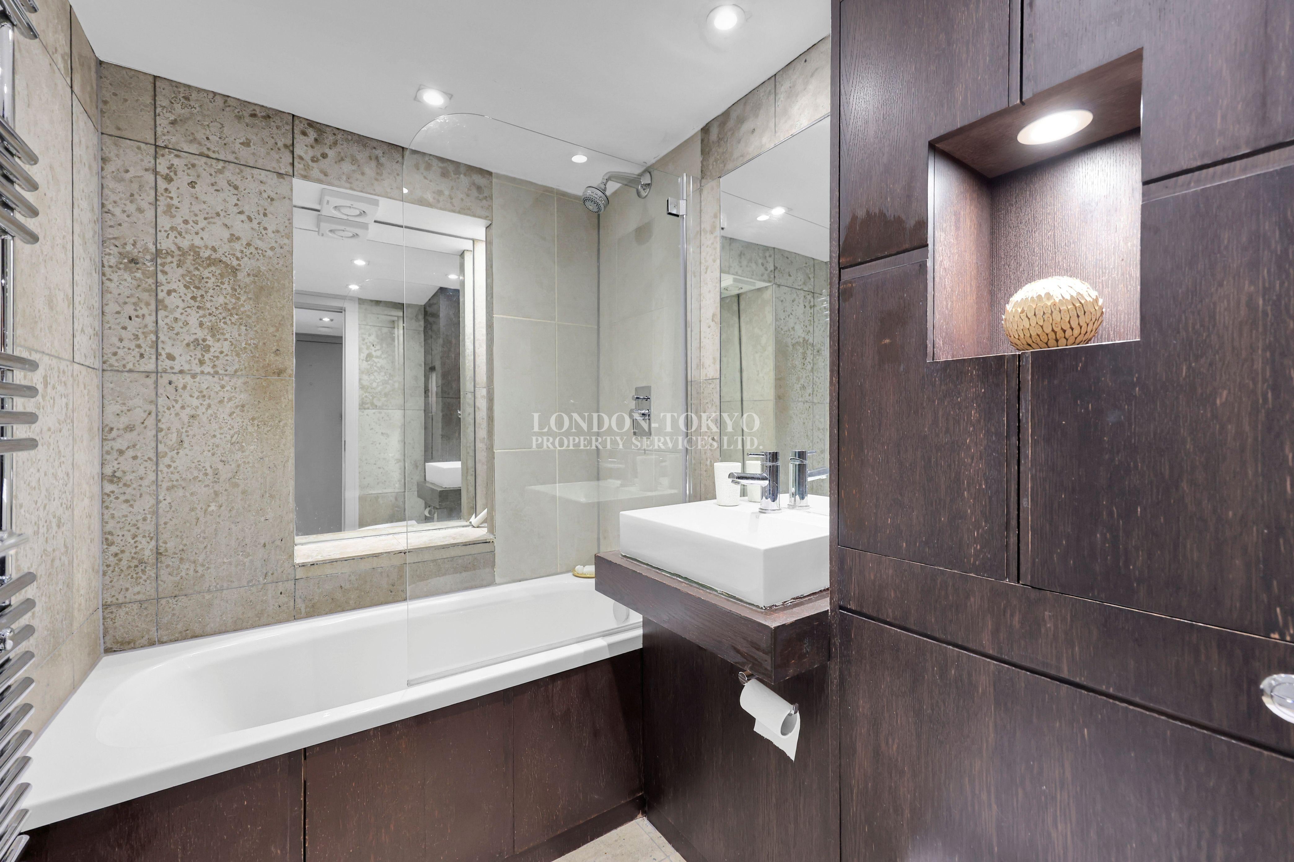 Flat Nevern Square in Greater London