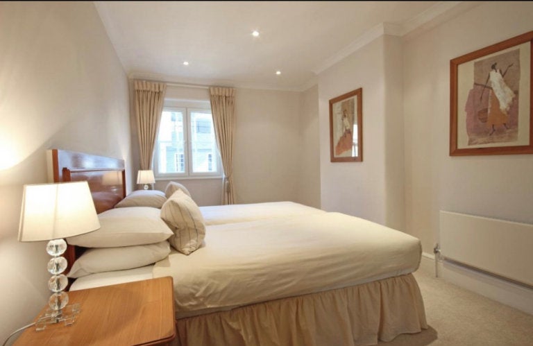 Flat Hertford Street in City of Westminster