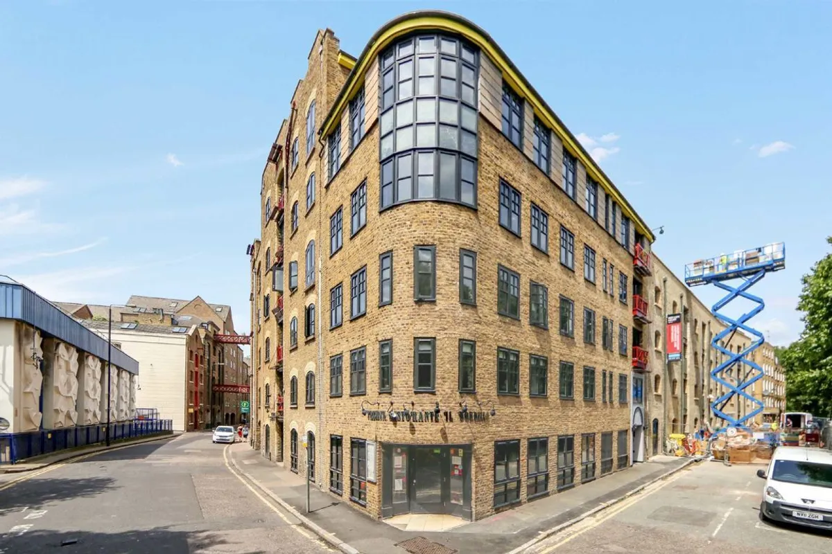 Flat Green Bank in Greater London