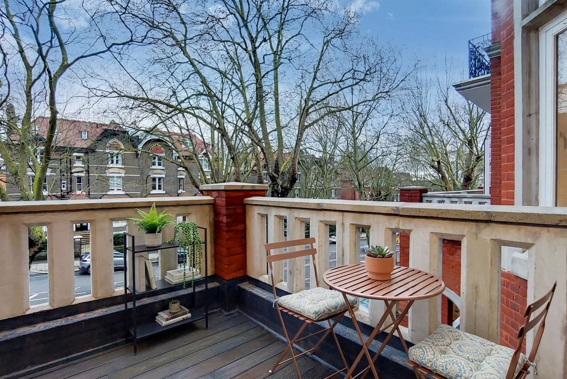 Flat Fitzjohn's Avenue in Greater London
