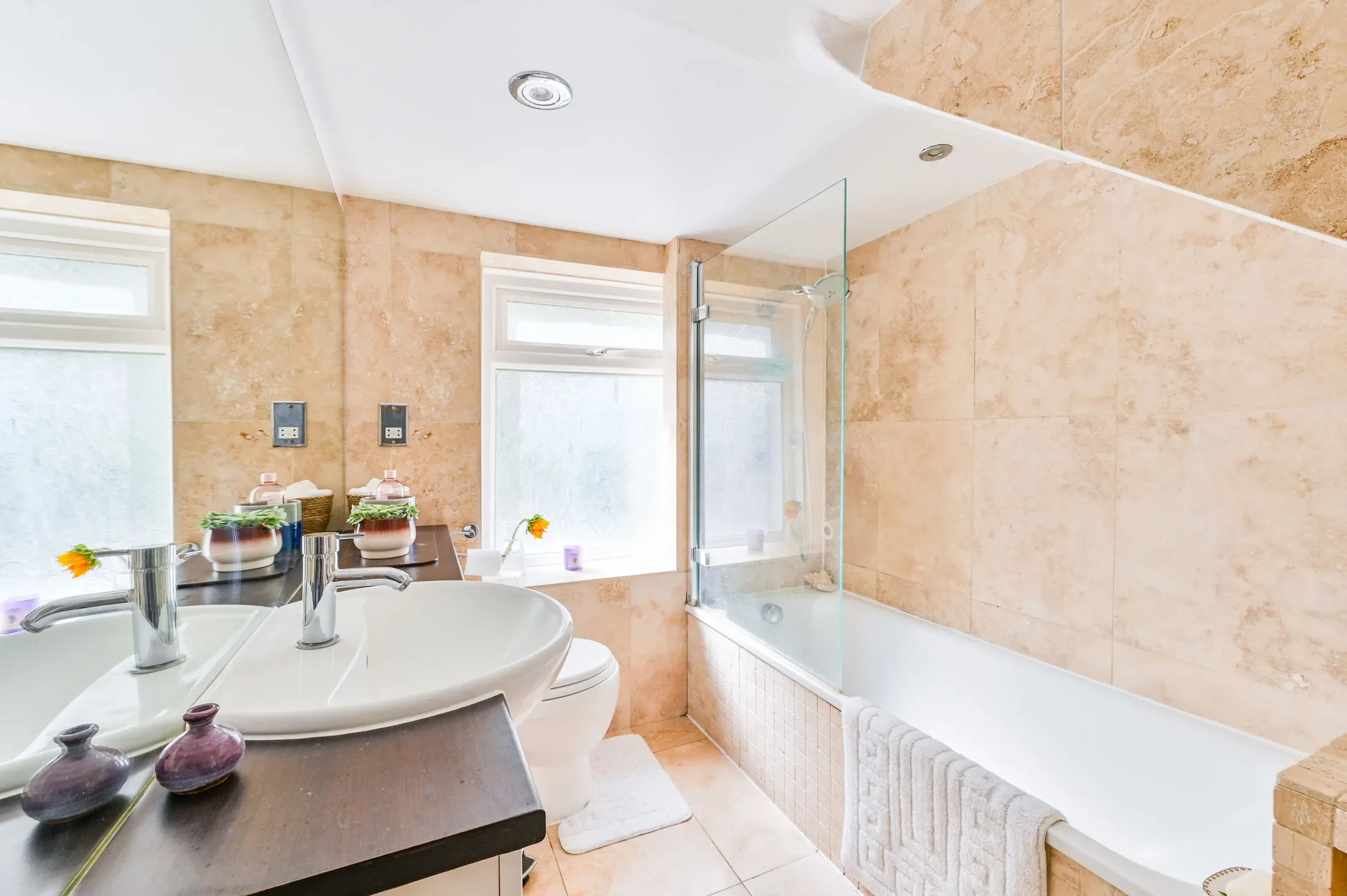 Flat Brondesbury Villas in Greater London