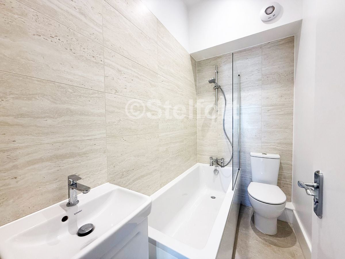 Flat Newick Road in Greater London