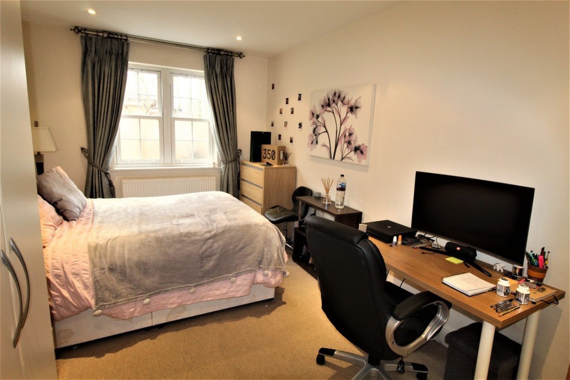 Flat Egham Hill in Borough of Runnymede