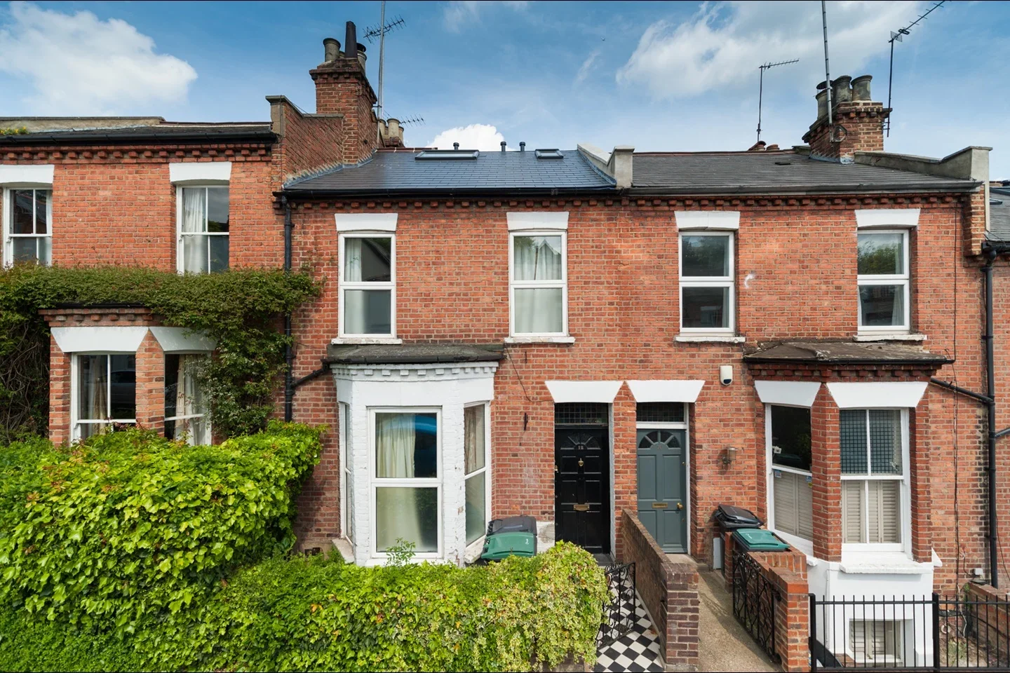 House Cromwell Avenue in Greater London