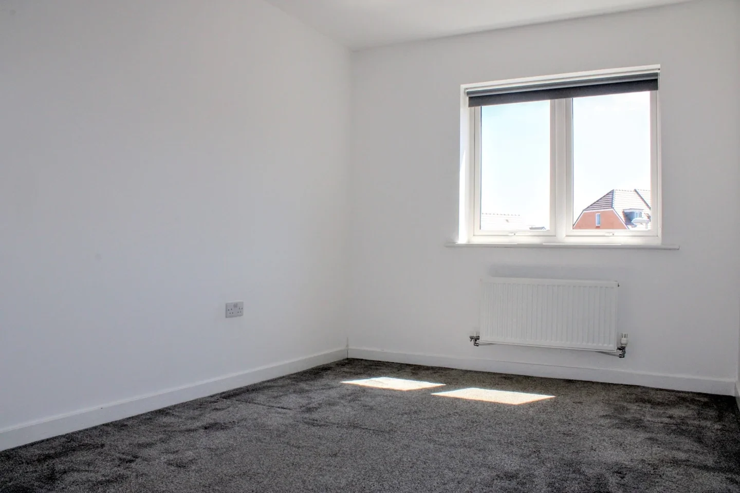 Flat Falcon Way in Bracknell