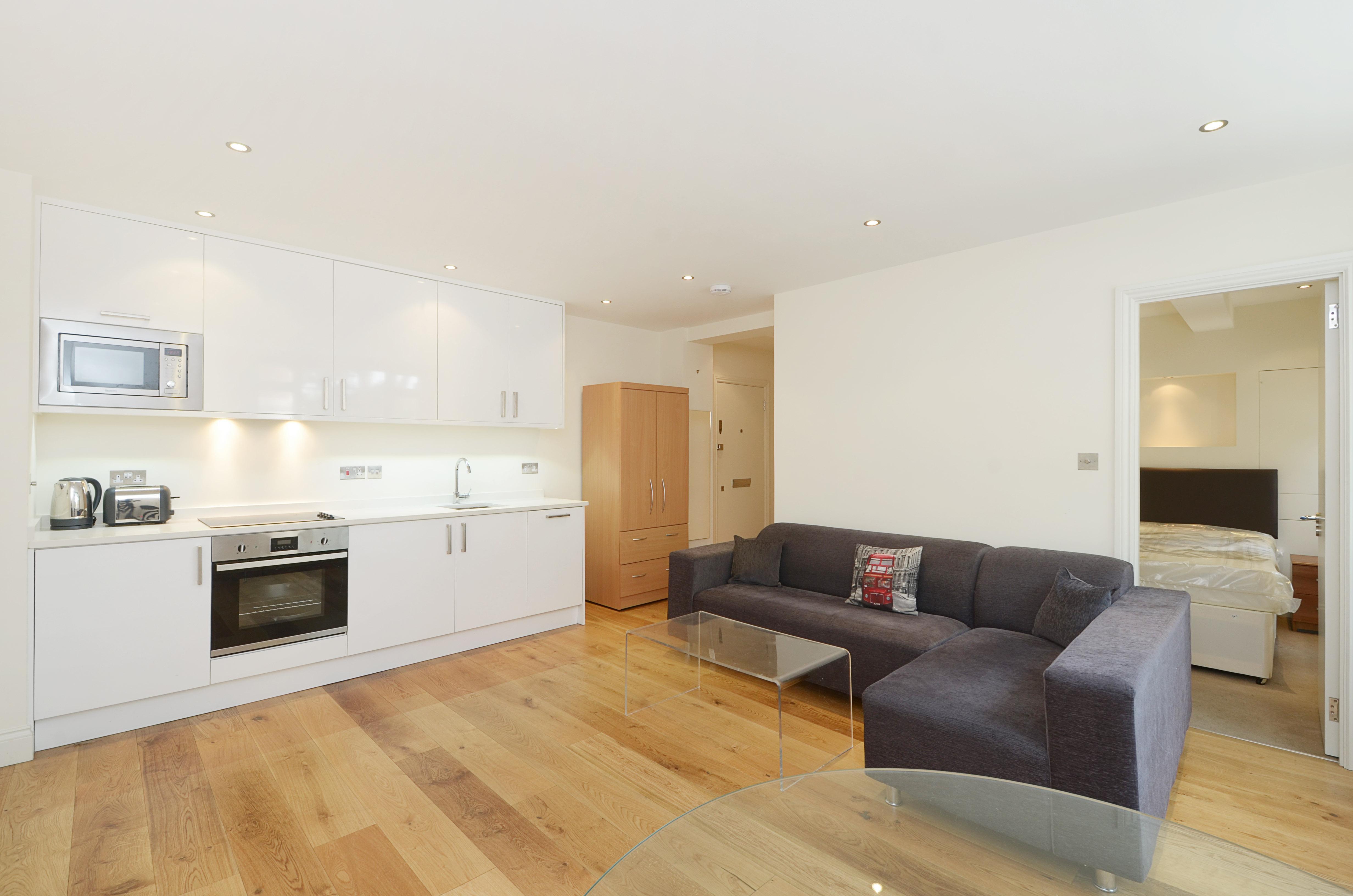 Flat Sloane Avenue in Greater London