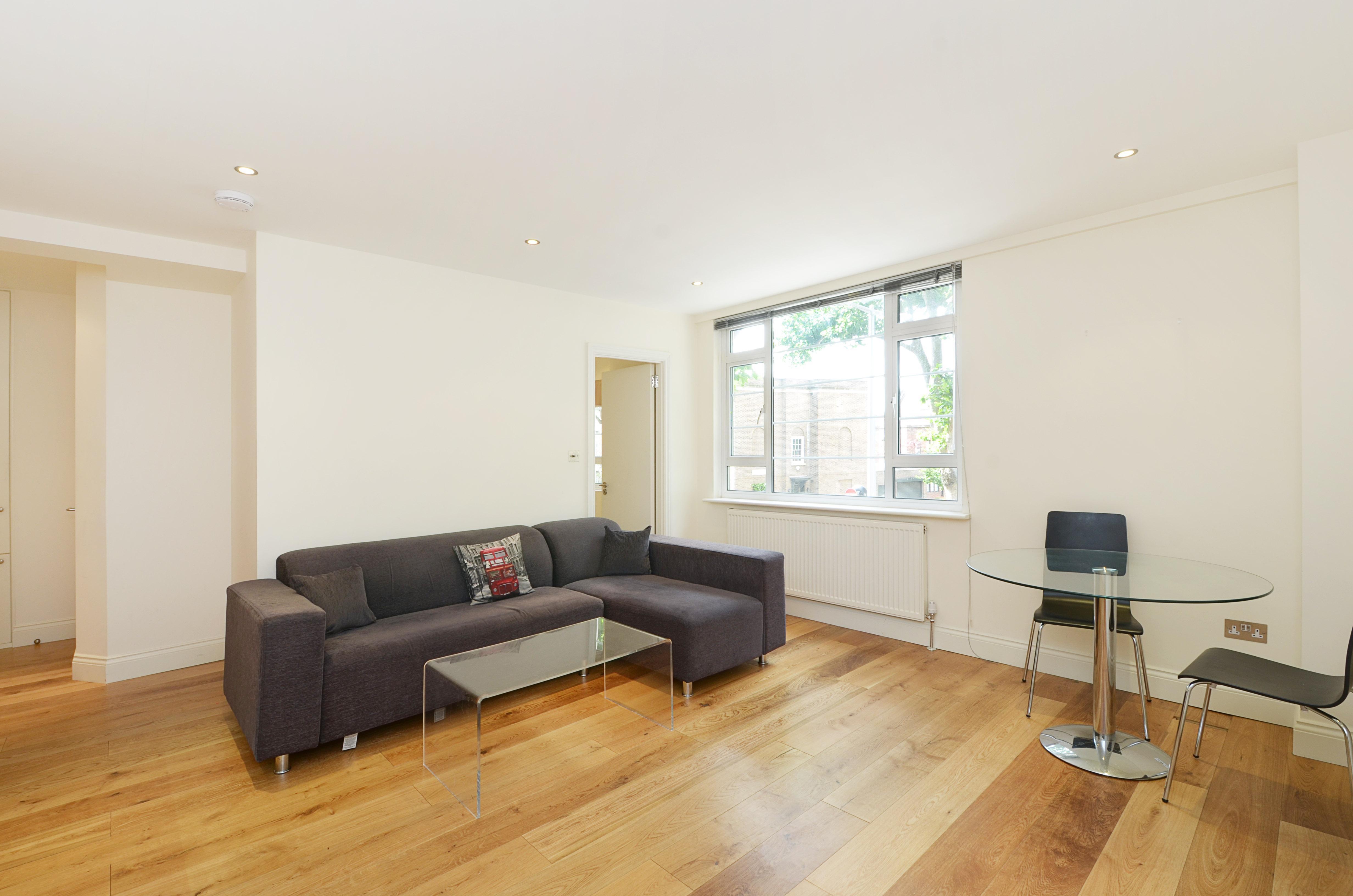 Flat Sloane Avenue in Greater London