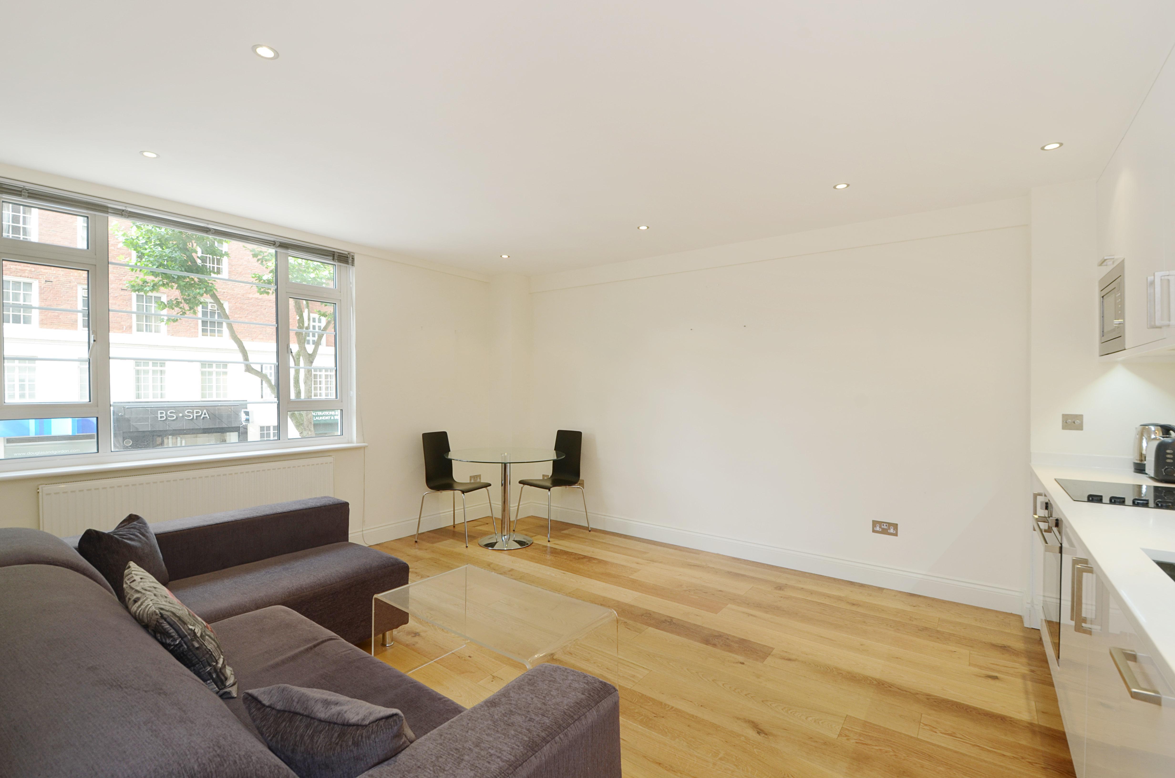 Flat Sloane Avenue in Greater London