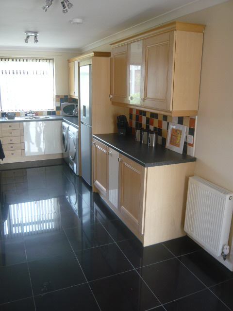 Room Paris Avenue in Newcastle-under-Lyme