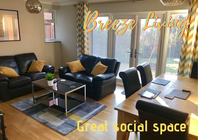 Room Paris Avenue in Newcastle-under-Lyme