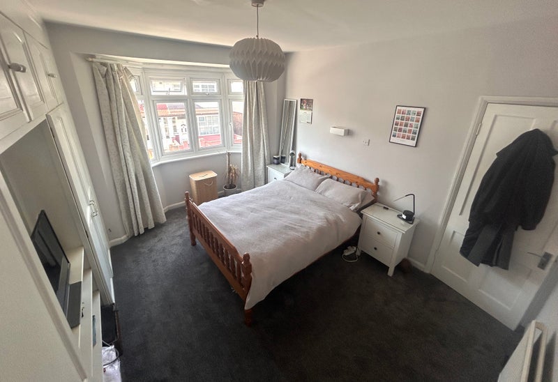 Room Hillbrook Road in Greater London