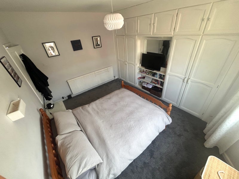 Room Hillbrook Road in Greater London