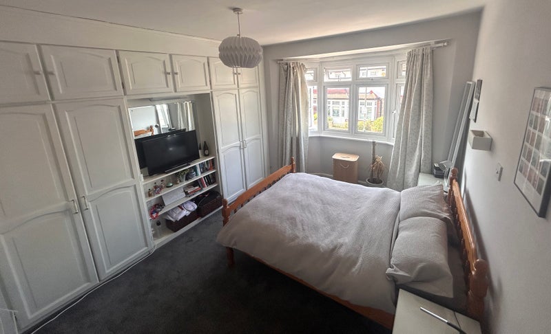 Room Hillbrook Road in Greater London