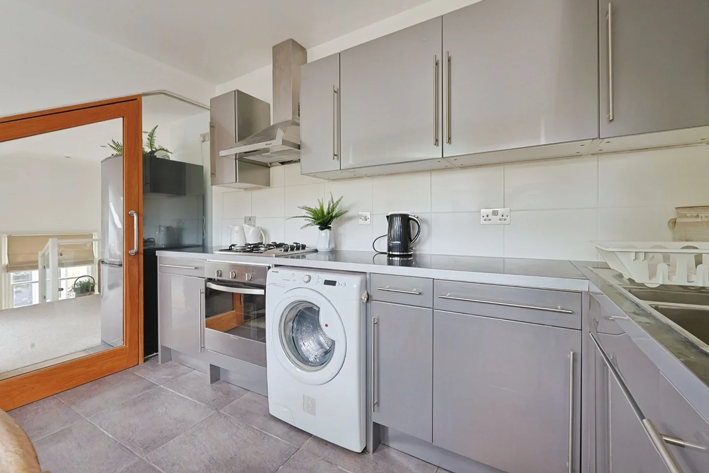 Flat The Vale in Greater London