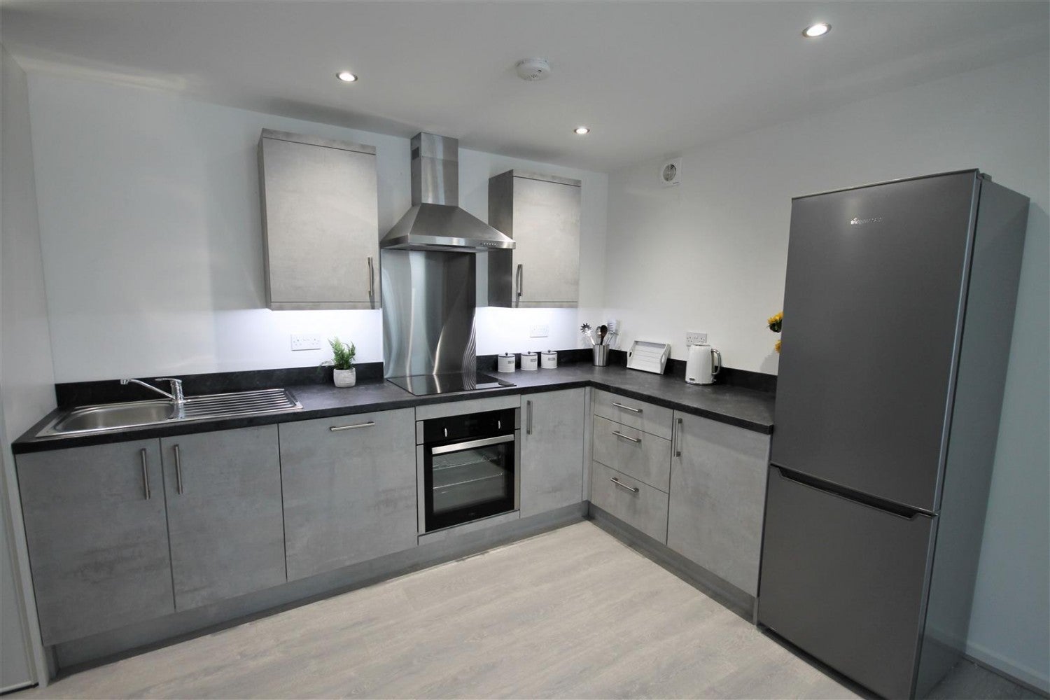 Flat Wellington Road in Salford